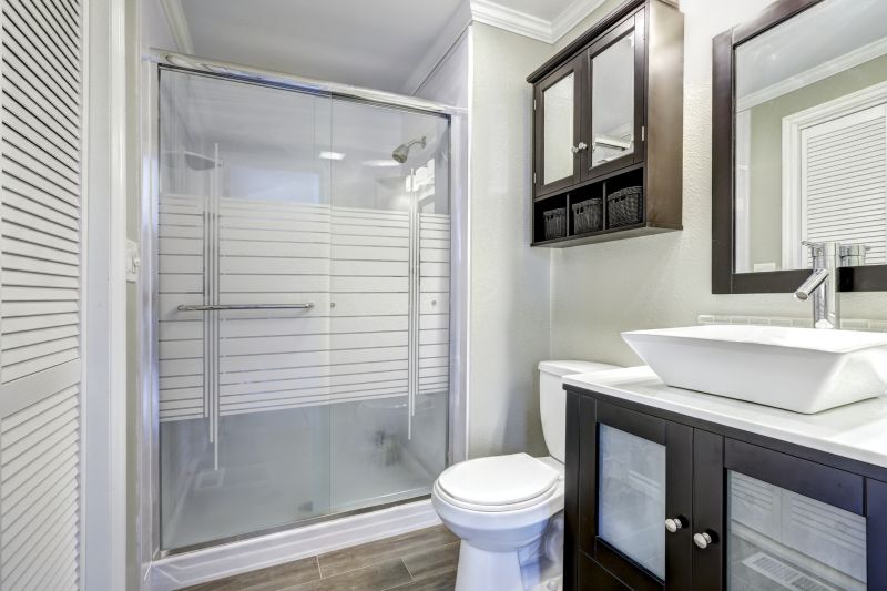 Shower with Space-Saving Sliding Door